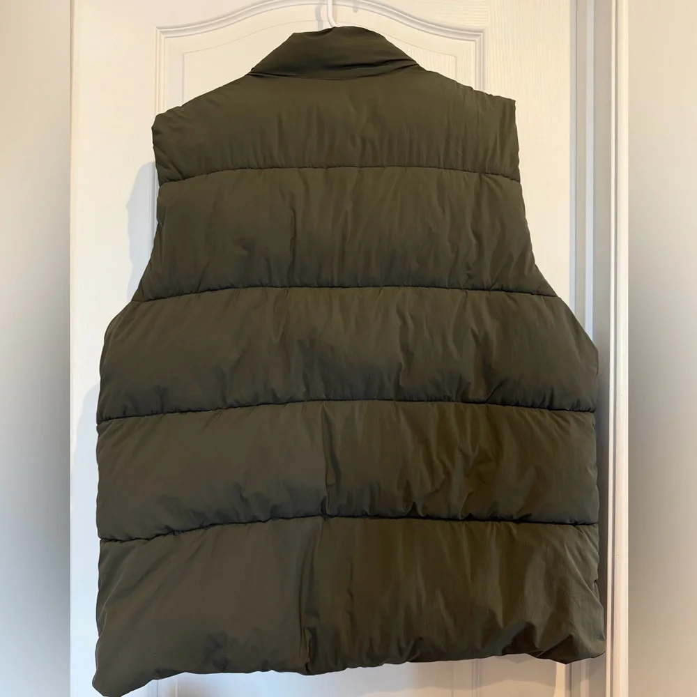 GAP Men's Dark Green Quilted Vest